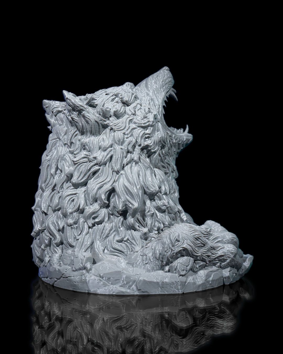 Wolf’s Bite Dice Tower – Snarling Wolf Game Accessory