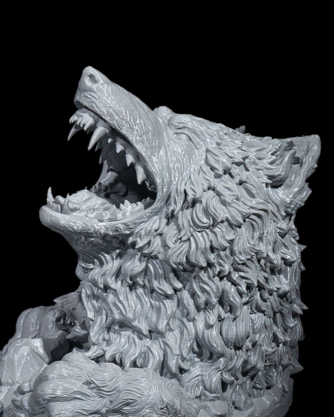Wolf’s Bite Dice Tower – Snarling Wolf Game Accessory