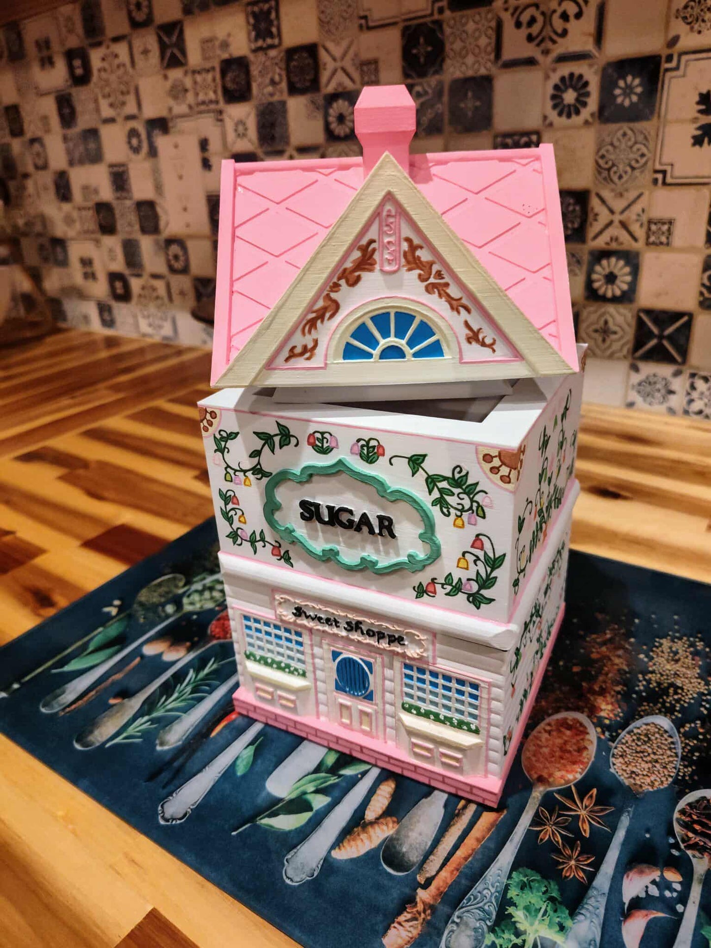 Vintage-Style 3D Printed Sugar canister – Hand-Painted Kitchen Canister