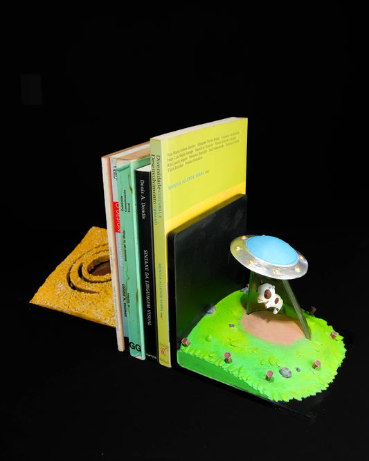 Alien Book Ends