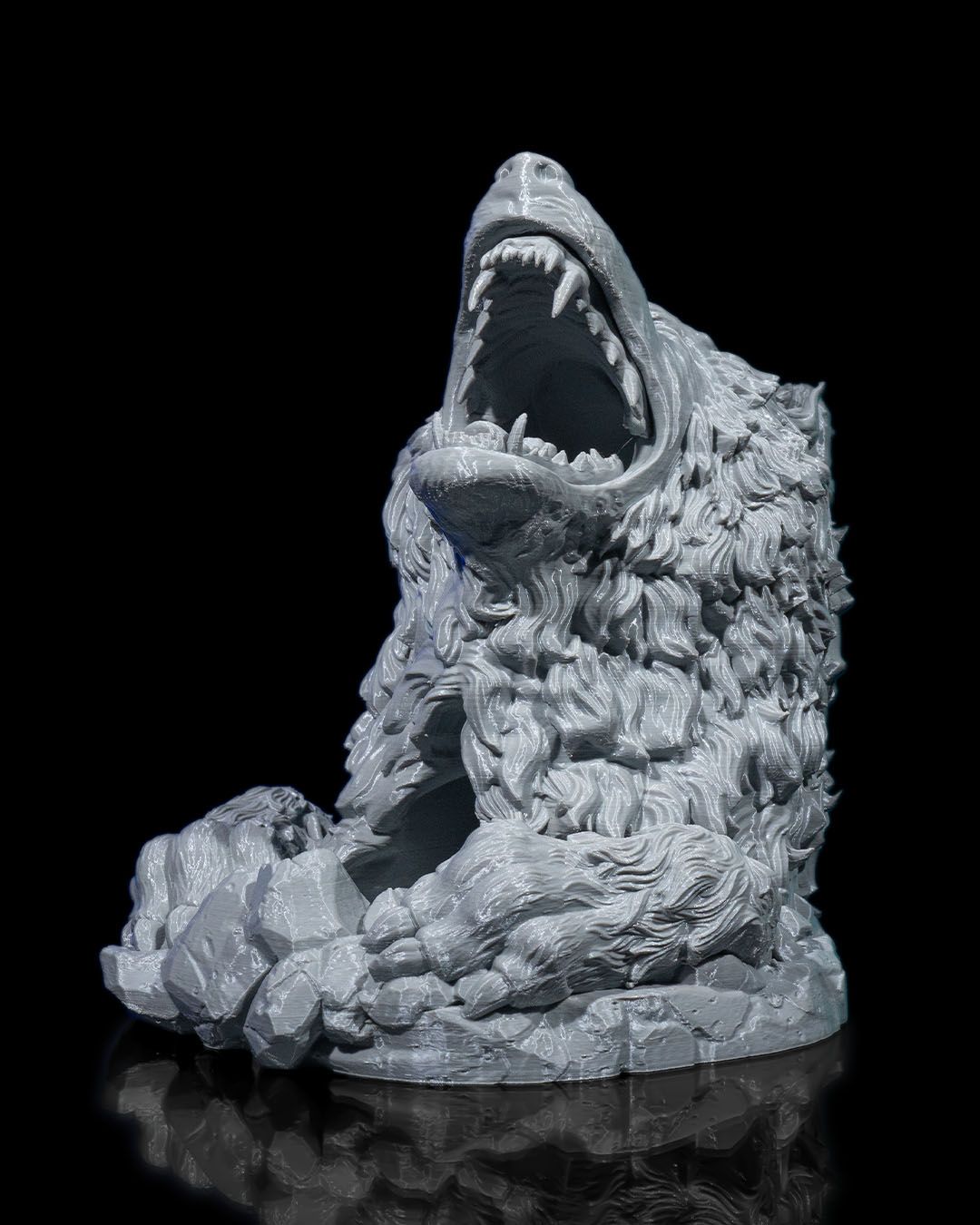 Wolf’s Bite Dice Tower – Snarling Wolf Game Accessory