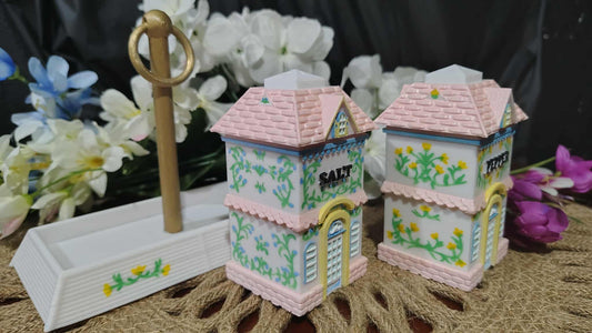 Vintage-Style 3D Printed Salt & Pepper Shaker Set with Stand – Hand-Painted Kitchen Décor